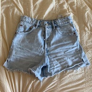 Zara jean shorts high waisted size 4